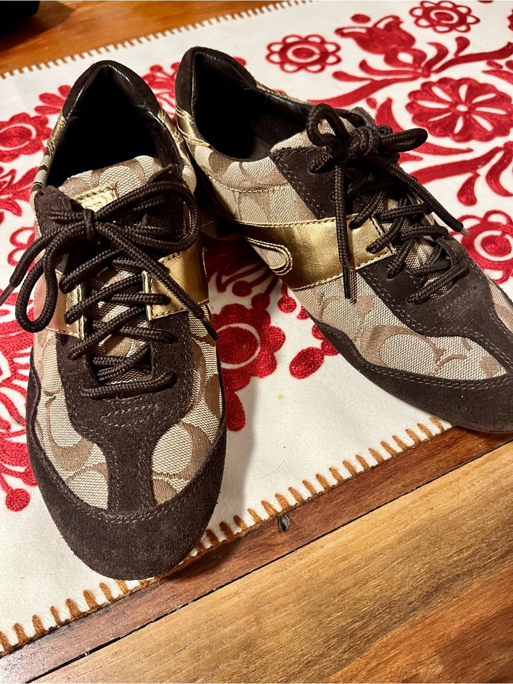 Coach Lexey Signature Logo Sneakers Sz 7 - Picture 3 of 12